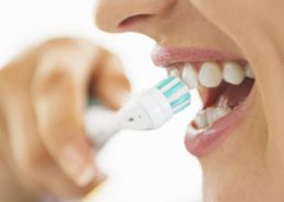 بهداشت دهان [object object] مراقبت های پس از درمان ریشه brushing teeth 300 260x185  مطالب دندانپزشکی brushing teeth 300 260x185