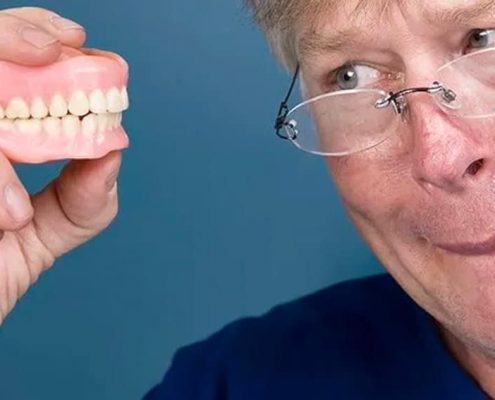 دندانپزشکی بدون درد چگونه است؟ Why Dont My Dentures Fit Anymore min 495x400