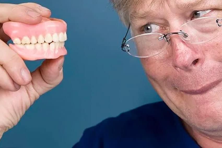 اورد نچر چیست و چه تفاوتی با دندان مصنوعی دارد؟ Why Dont My Dentures Fit Anymore min