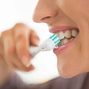 دندانپزشکی پیشگیرانه  دندانپزشکی پیشگیرانه tooth brush 300x300